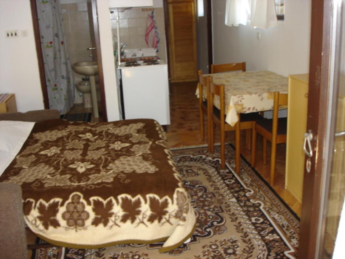 Apartments Vjera Krk Town Habitación foto